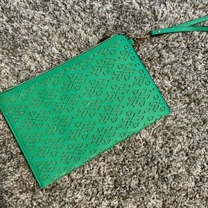 Kelly green Aldo wristlet